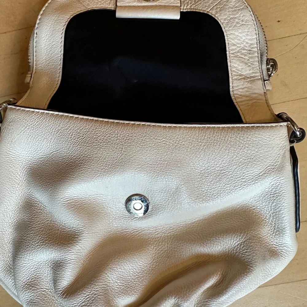 Marc By Marc  Jacobs white  crossbody, CB2418 - Picture 3 of 14